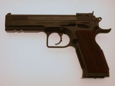 Pistola-semiautomatica-Stock-III