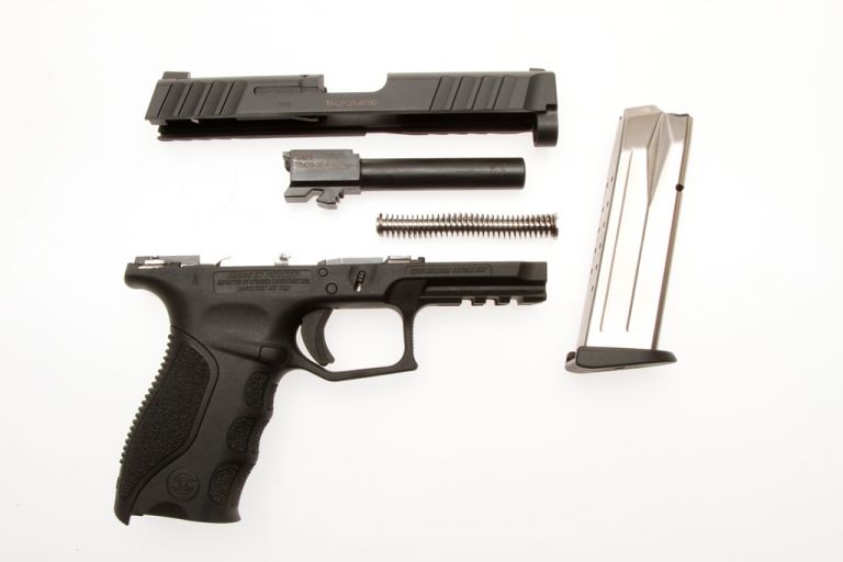 PISTOLA SEMIAUTOMATICA STOEGER STR9 CAL 9X21 IMI 2 CARICATORI 15 COLPI